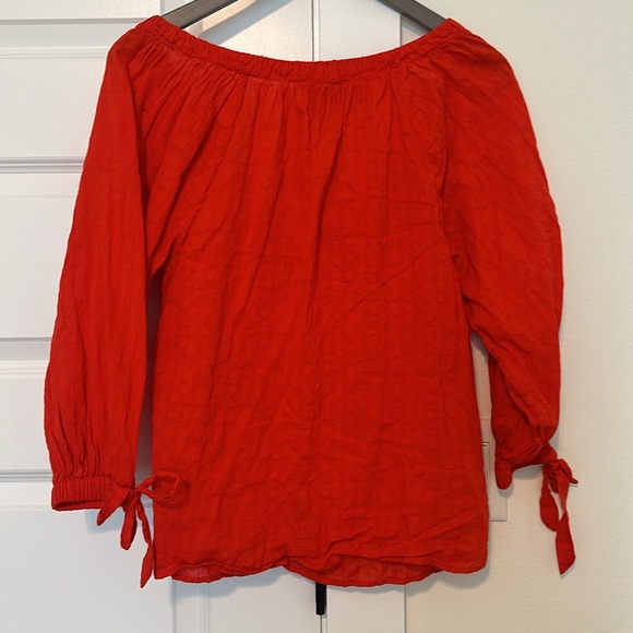 Red top - Picture 3 of 3